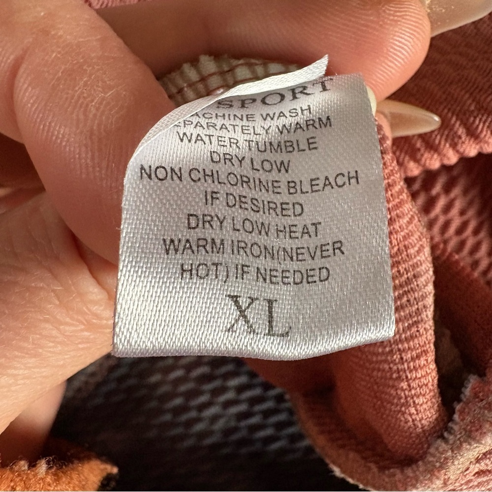 AQ-Sport XL Tie-Dye Hoodie in Pink, Peach, and Black Waffle-knit - Picture 12 of 12